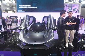 First AI-powered Supercar ROBO X at the Guangzhou Auto Show