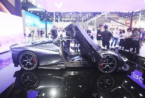 First AI-powered Supercar ROBO X at the Guangzhou Auto Show