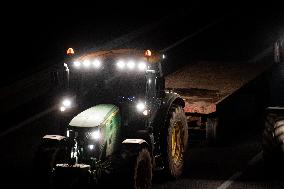 French Farmers Launch Protests Against Mercosur Agreement - Velizy