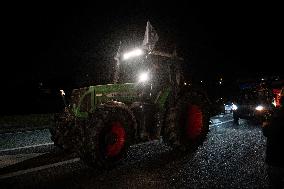 French Farmers Launch Protests Against Mercosur Agreement - Velizy