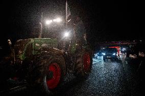 French Farmers Launch Protests Against Mercosur Agreement - Velizy