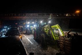 French Farmers Launch Protests Against Mercosur Agreement - Velizy