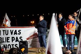 French Farmers Launch Protests Against Mercosur Agreement - Velizy