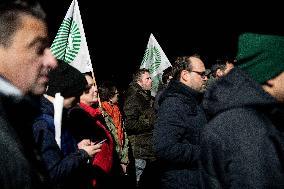 French Farmers Launch Protests Against Mercosur Agreement - Velizy