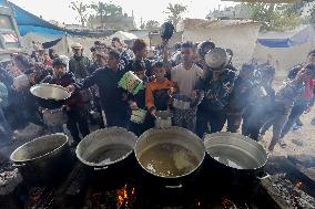 Israel Is Causing Starvation UN Report - Gaza