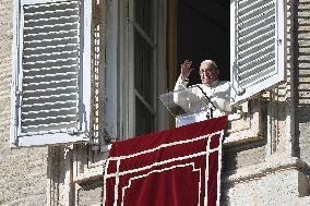 Pope Francis During Angelus Prayer - Vatican