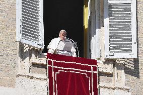 Pope Francis During Angelus Prayer - Vatican