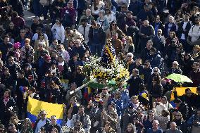 Pope Francis During Angelus Prayer - Vatican