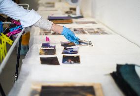 The University of Valencia Launches a Project to Recover Family Photographs Damaged by Dana