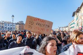 Students Protest In Pisa: Calls For Education Funding And End To School-to-Work Programs