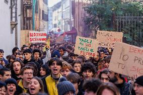 Students Protest In Pisa: Calls For Education Funding And End To School-to-Work Programs