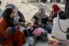 Displaced Palestinians Fleeing Beit Lahia - Northern Gaza