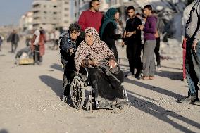 Displaced Palestinians Fleeing Beit Lahia - Northern Gaza