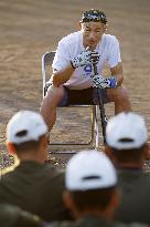 Baseball: Ichiro coaches high school players