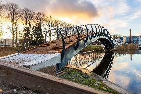 Pedestrian bridge