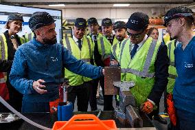 Minister Delegate for Industry Visits Airbus - Toulouse