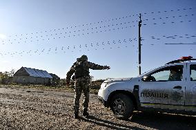 Evacuation of multi-child family from frontline Uspenivka in Zaporizhzhia region