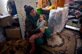 Evacuation of multi-child family from frontline Uspenivka in Zaporizhzhia region