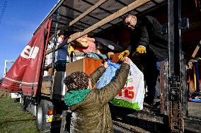 Evacuation of multi-child family from frontline Uspenivka in Zaporizhzhia region