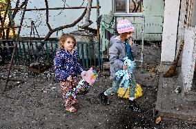 Evacuation of multi-child family from frontline Uspenivka in Zaporizhzhia region