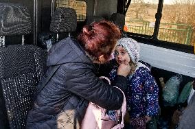 Evacuation of multi-child family from frontline Uspenivka in Zaporizhzhia region