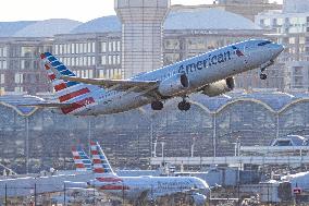 American Airlines Boeing 737 MAX 8 Departing