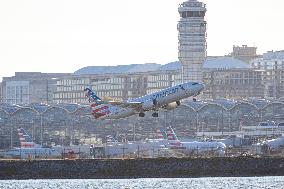 American Airlines Boeing 737 MAX 8 Departing