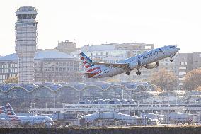 American Airlines Boeing 737 MAX 8 Departing