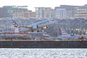 American Airlines Boeing 737 MAX 8 Departing