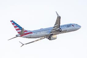 American Airlines Boeing 737 MAX 8 Departing