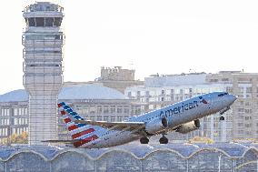 American Airlines Boeing 737 MAX 8 Departing