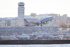 American Airlines Boeing 737 MAX 8 Departing