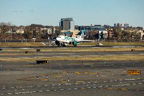 Frontier Airlines Airbus A320neo In LaGuardia Airport