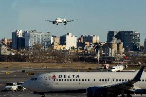 Frontier Airlines Airbus A320neo In LaGuardia Airport