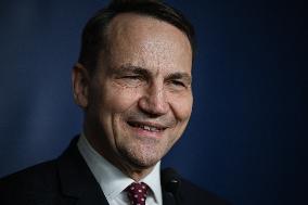 Poland’s Sikorski Summarizes EU Big Five-UK Meeting