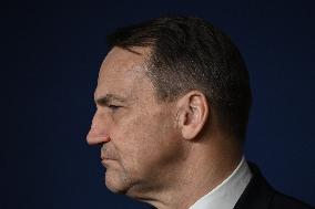 Poland’s Sikorski Summarizes EU Big Five-UK Meeting