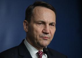 Poland’s Sikorski Summarizes EU Big Five-UK Meeting