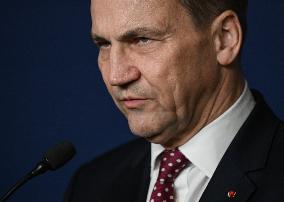 Poland’s Sikorski Summarizes EU Big Five-UK Meeting