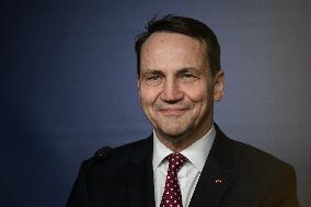 Poland’s Sikorski Summarizes EU Big Five-UK Meeting