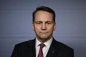 Poland’s Sikorski Summarizes EU Big Five-UK Meeting