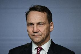 Poland’s Sikorski Summarizes EU Big Five-UK Meeting