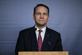 Poland’s Sikorski Summarizes EU Big Five-UK Meeting