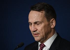 Poland’s Sikorski Summarizes EU Big Five-UK Meeting