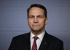 Poland’s Sikorski Summarizes EU Big Five-UK Meeting