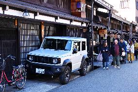 The Japanese Prefer Small Cars For Life