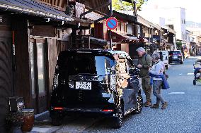 The Japanese Prefer Small Cars For Life