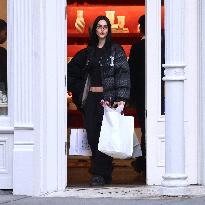 Iris Law And Amelia Hamlin Shopping - NYC