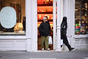 Iris Law And Amelia Hamlin Shopping - NYC