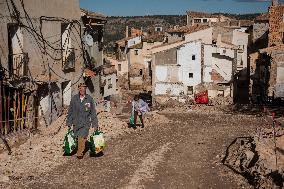 Royals Return To Flood-Hit Region - Spain