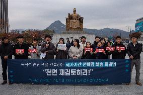 Protesters Demand Full Review Of National Power Grid Expansion Law At Gwanghwamun Square